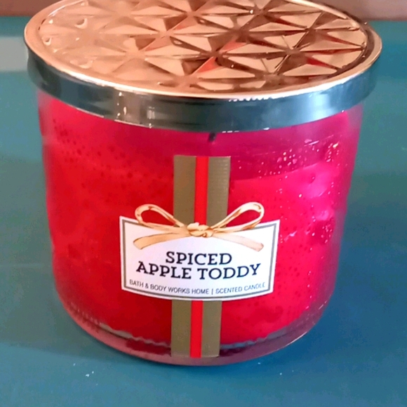 Bath & Body works candle